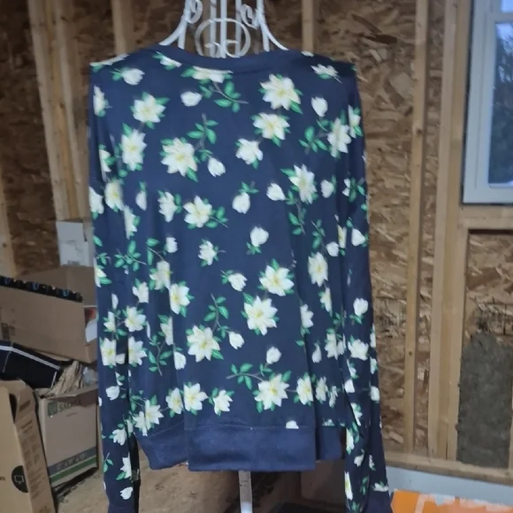 Draper James Navy Floral Lounge Set - Picture 5 of 10